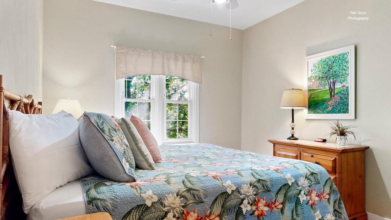 Holiday Hill Resort Saugatuck Exterior foto